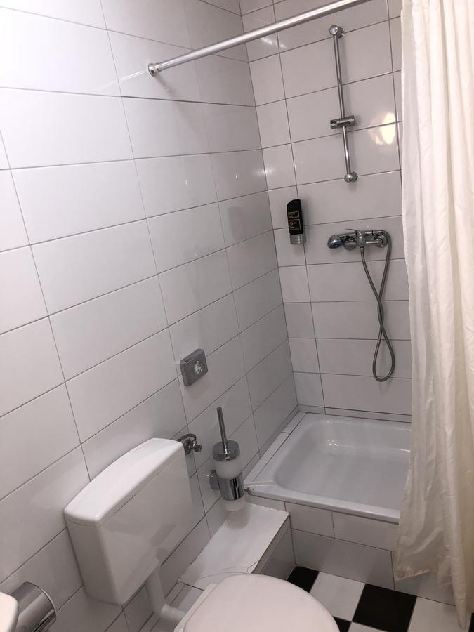 Hotel Moji Koeln エクステリア 写真